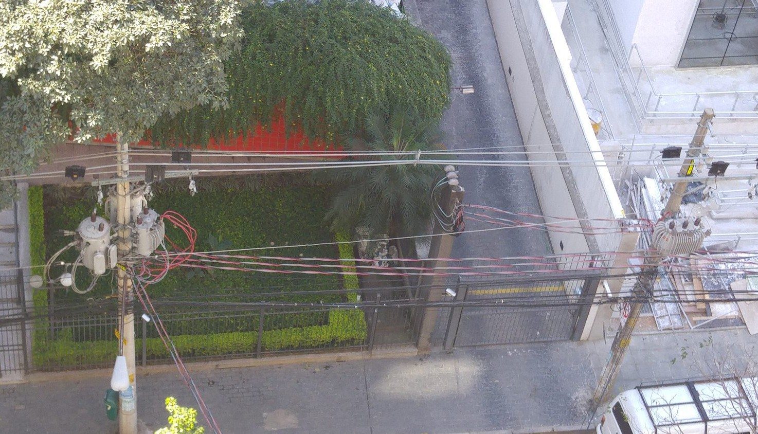 Chile to invest $700M in LTE; Brazil pilot to organize poles 2 pole
