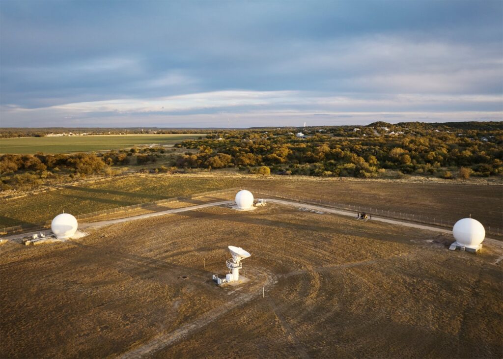 Apple activates iPhone 14 emergency satellite service 7 globalstar apple